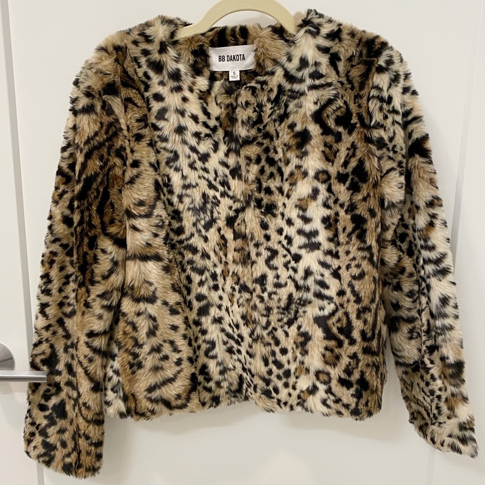 BB Dakota Leopard Crop Faux Fur Jacket size S